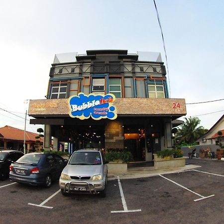 Tube Hotel Klebang Melaka Kültér fotó