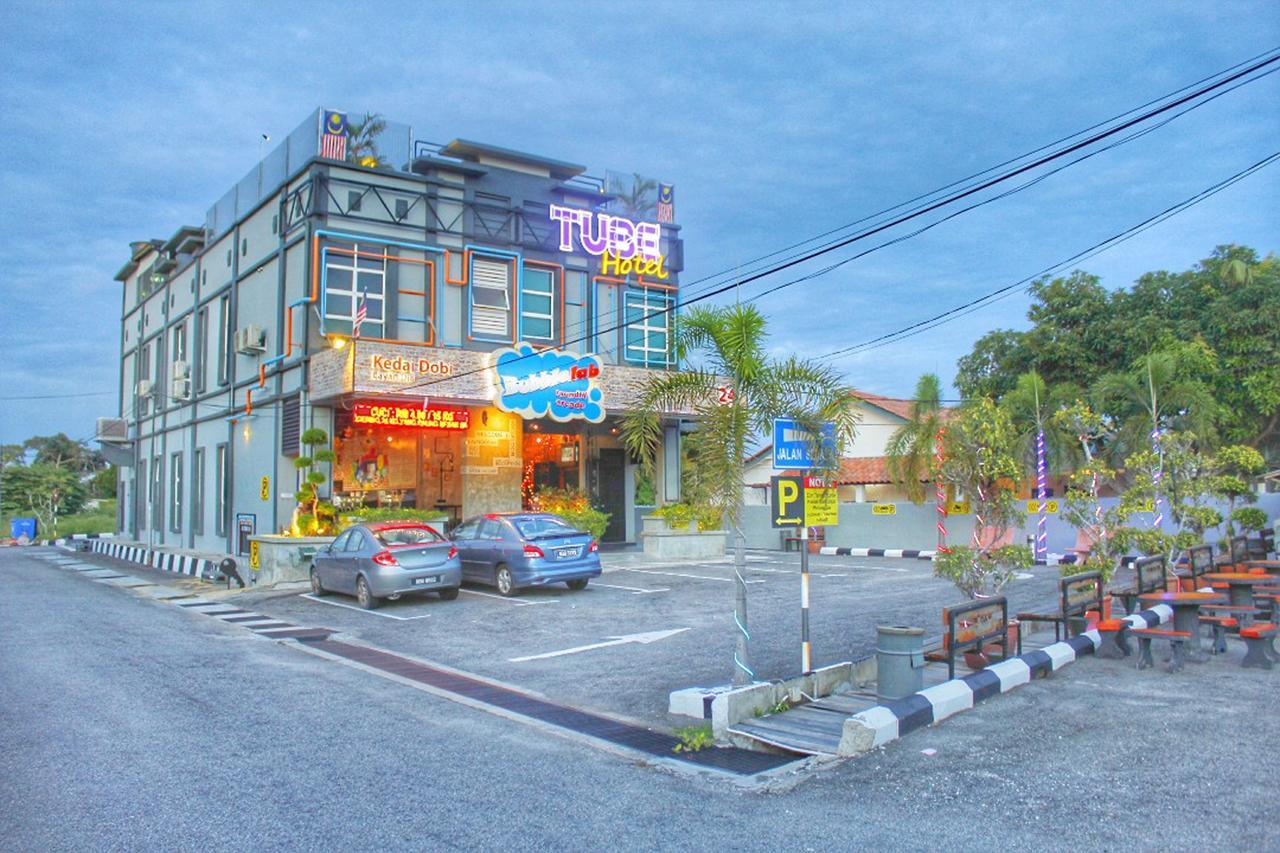 Tube Hotel Klebang Melaka Kültér fotó