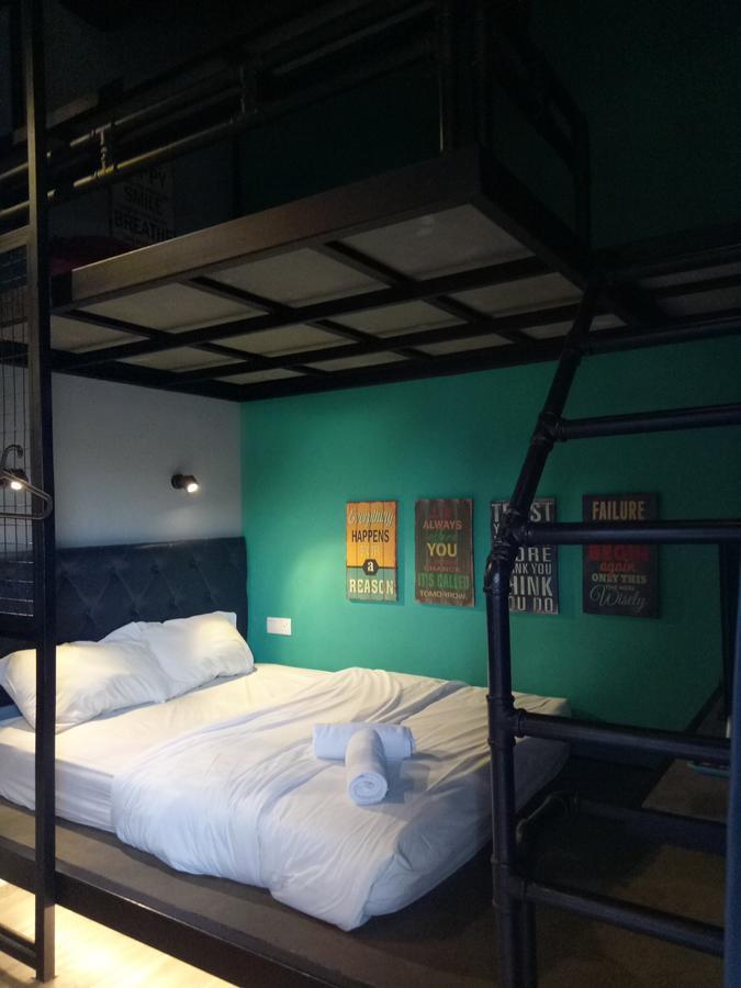 Tube Hotel Klebang Melaka Kültér fotó