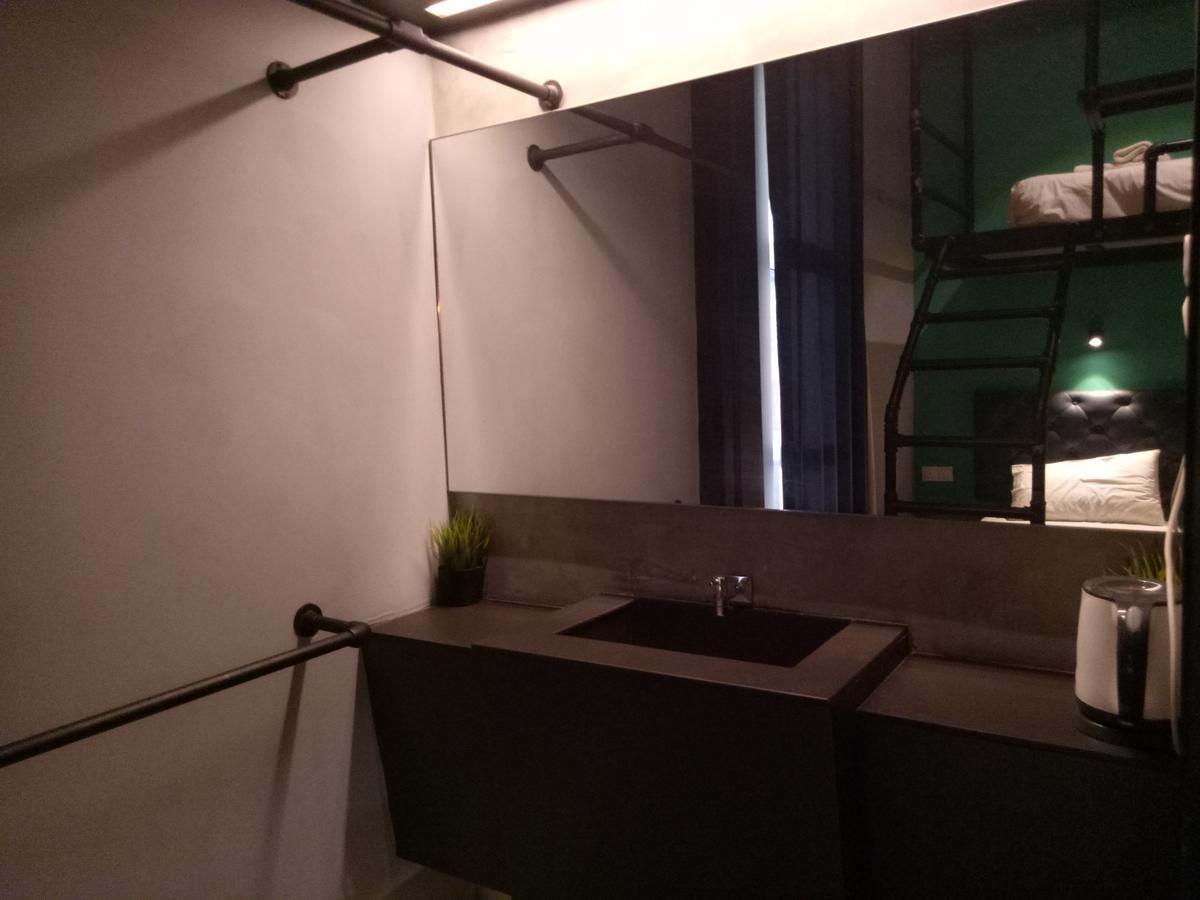 Tube Hotel Klebang Melaka Kültér fotó