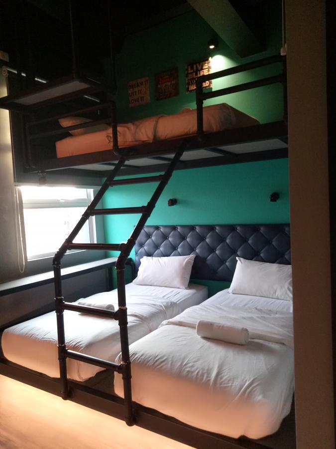 Tube Hotel Klebang Melaka Kültér fotó