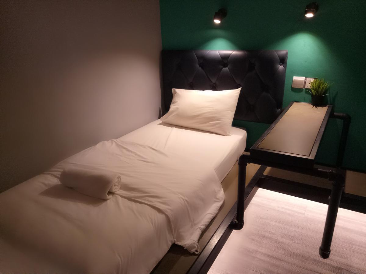 Tube Hotel Klebang Melaka Kültér fotó