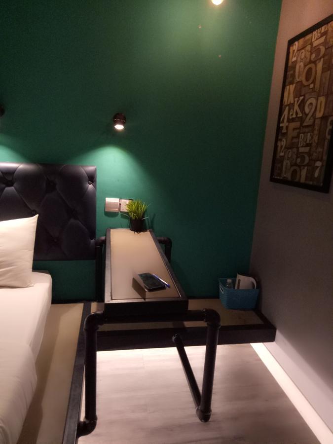 Tube Hotel Klebang Melaka Kültér fotó
